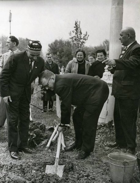 1964 Ташкент Фестиваль Музыкальная Весна Д Шостакович Сажает Дерево Дружбы в Парке Победы
