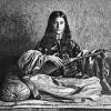 1902 Молодая таджичка из Самарканда, играющая на дутаре Иллюстрация из книги Гюго Краффта