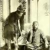 1902 Слуга подает чилим своему хозяину. Иллюстрация из книги Гюго Краффта