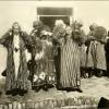1902 Танцоры и музыканты. Иллюстрация из книги Гюго Краффта