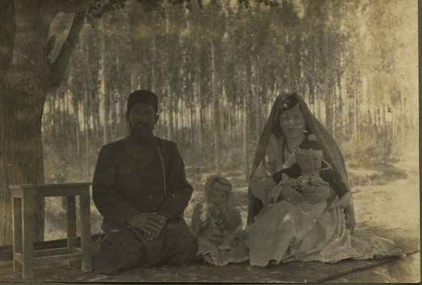 1905 Хорезм Портрет Татарской Семьи