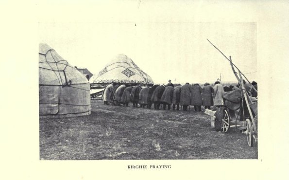 1910 Кыргызстан Кыргызы на молебне