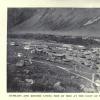1910 Кыргызстан Русские и кыргызы живут бок о бок у подножия гор