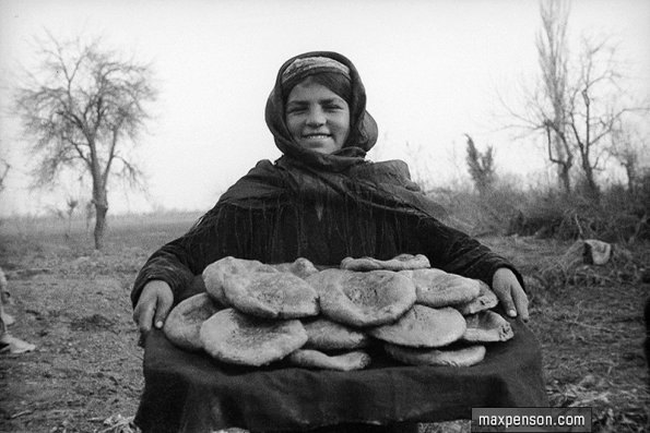 1920 Узбекистан Женщина с Лепешками Фото М Пенсона