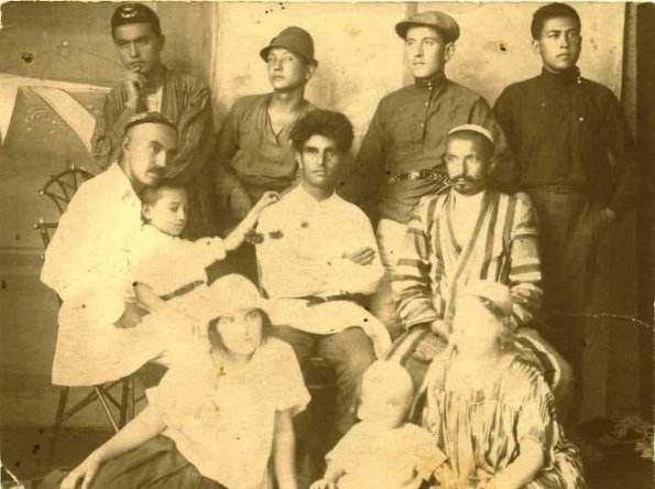 1925 Предпл Ташкент САГУ Маджид Кадыри Сыном среди Коллег по Университету