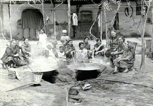 1970 Andijan Inner Yard Neighbors