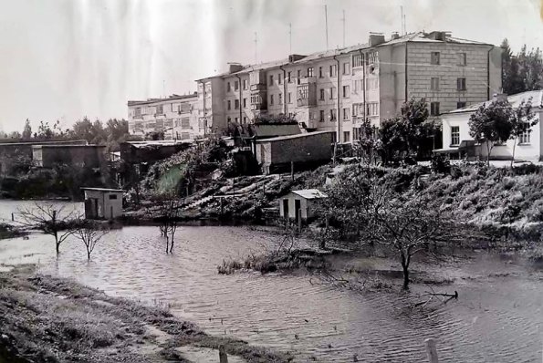 1975 Самарканд Ул Гагарина Дом 87-б