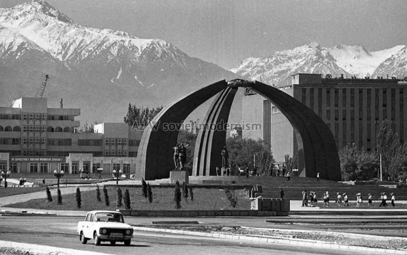 1985 Предпл Фрунзе (Бишкек) Монумент Победы