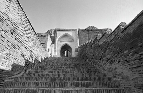 1991 Самарканд Лестница к Гурхоне в Мавзолее Шахи-Зинда